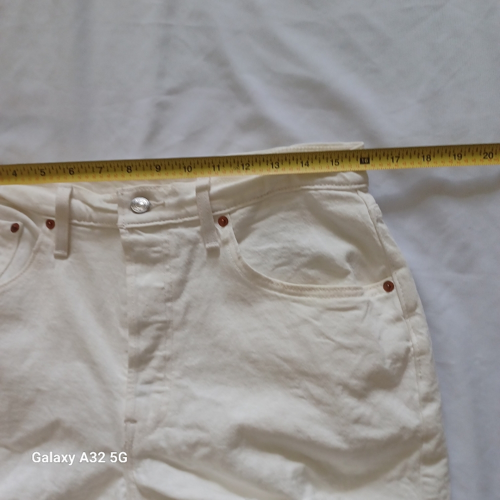 Levi's White Jean Shorts for Women Size W31 - Picture 10 of 14